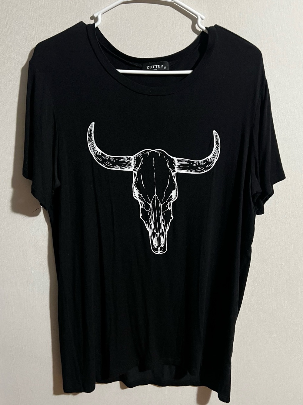 Zutter black tee with white bull skull graphic